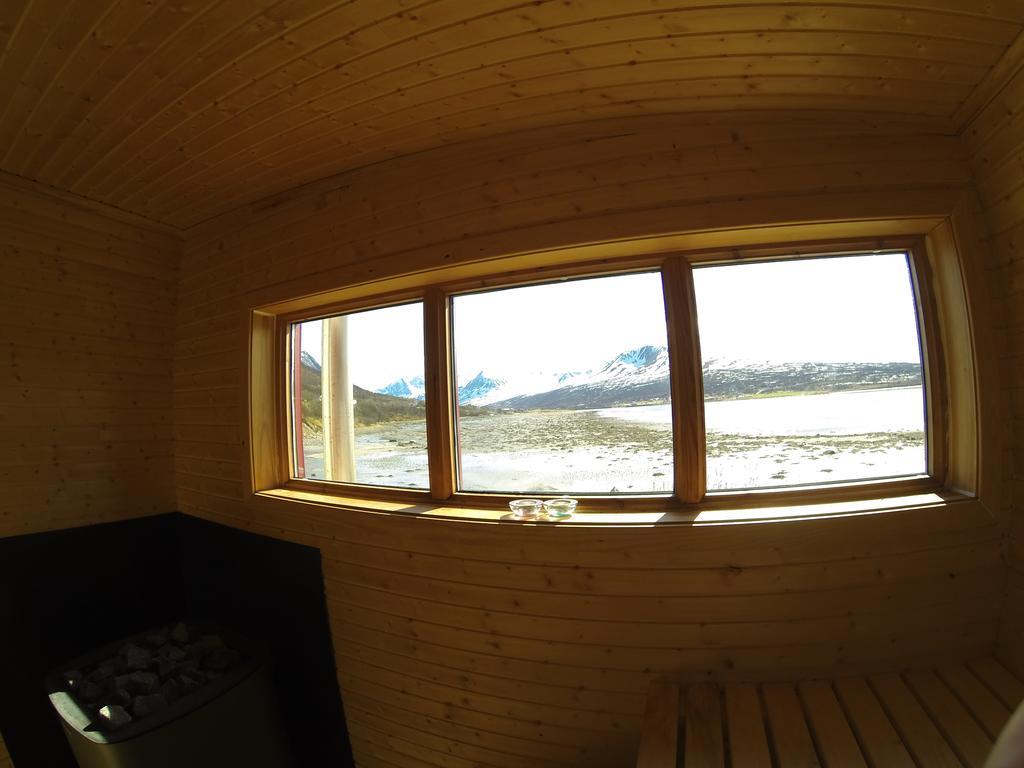 Lyngen Fjordcamp Villa Nord-Lenangen Exterior photo