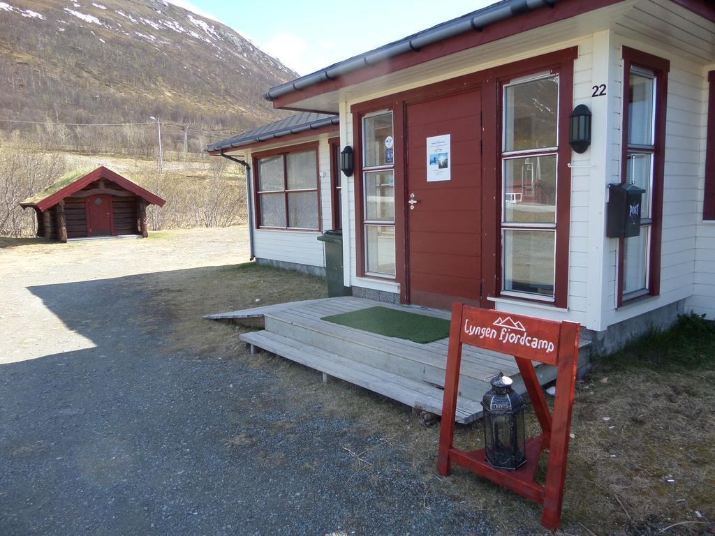 Lyngen Fjordcamp Villa Nord-Lenangen Exterior photo