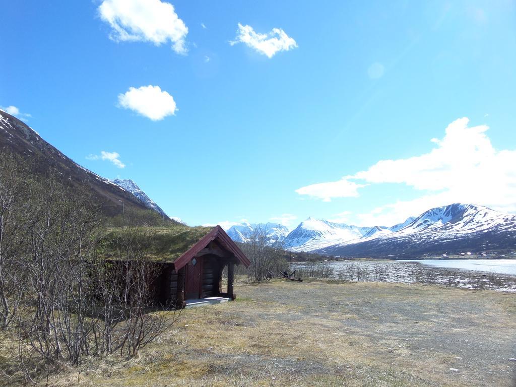 Lyngen Fjordcamp Villa Nord-Lenangen Exterior photo