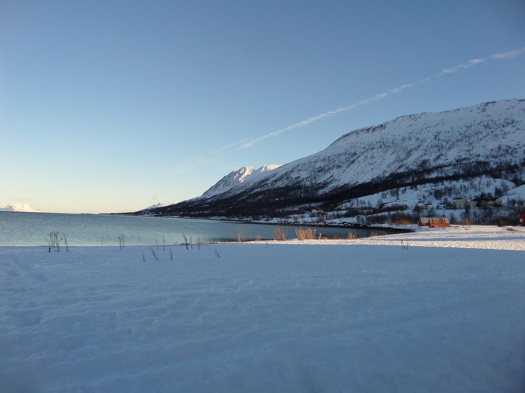 Lyngen Fjordcamp Villa Nord-Lenangen Exterior photo