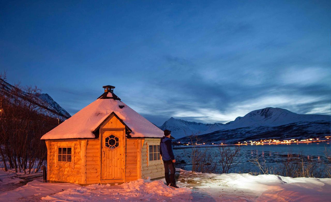 Lyngen Fjordcamp Villa Nord-Lenangen Exterior photo